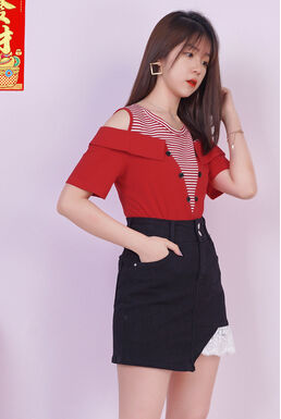 Cold Shoulder Button Details Contract Striped Top (Red)